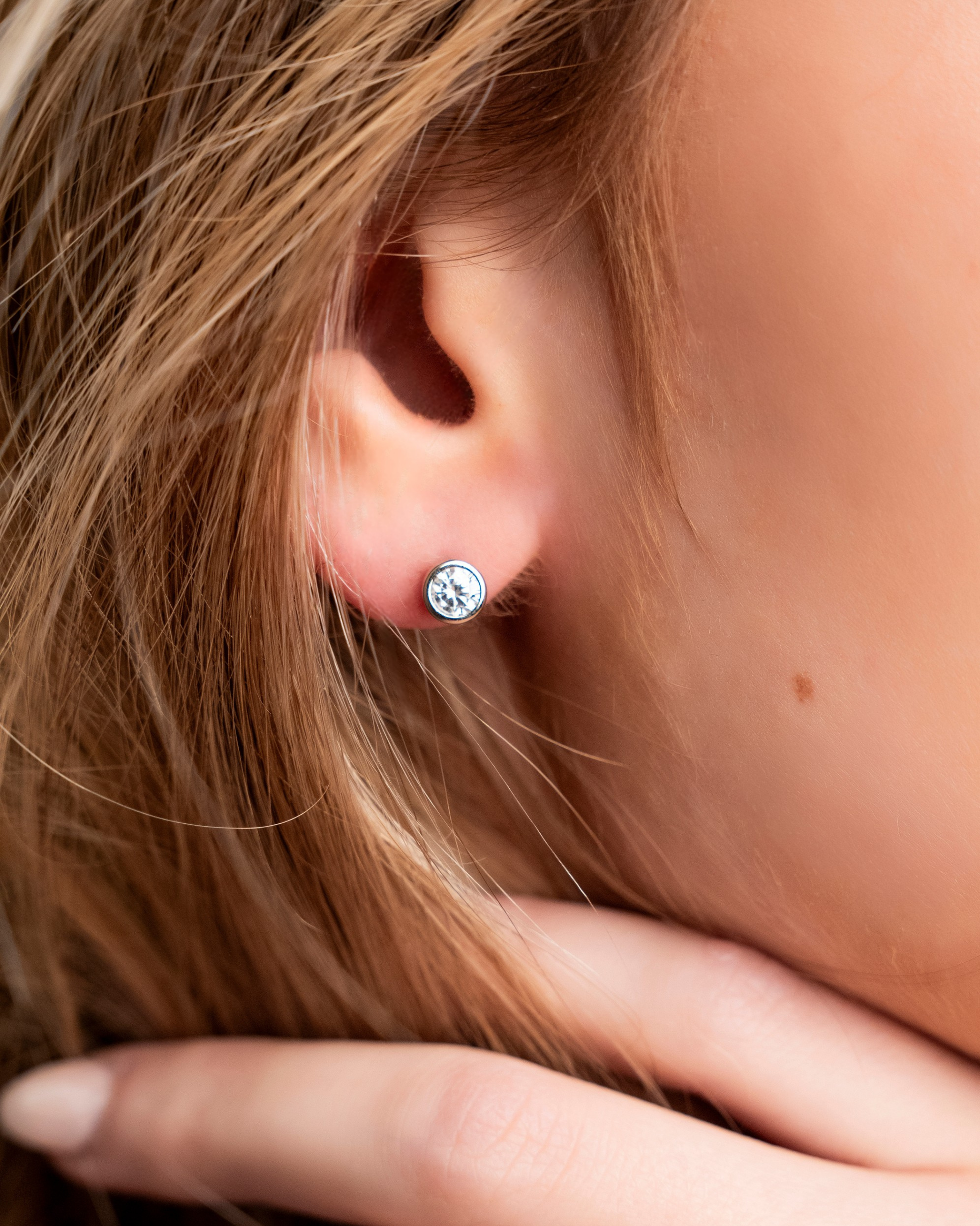 Vienna Moissanite Stud Earring