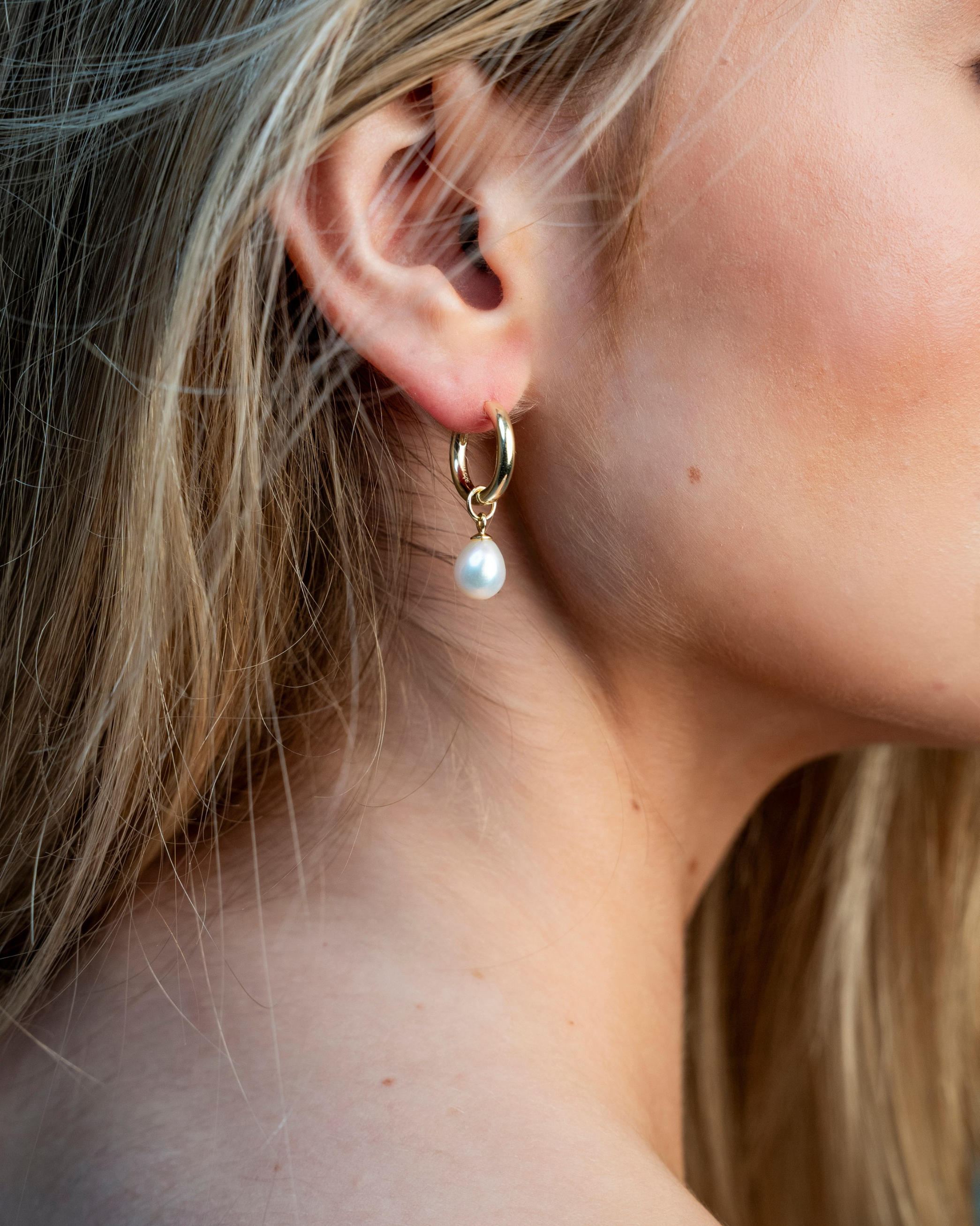 Carmel Pearl Charm Hoop