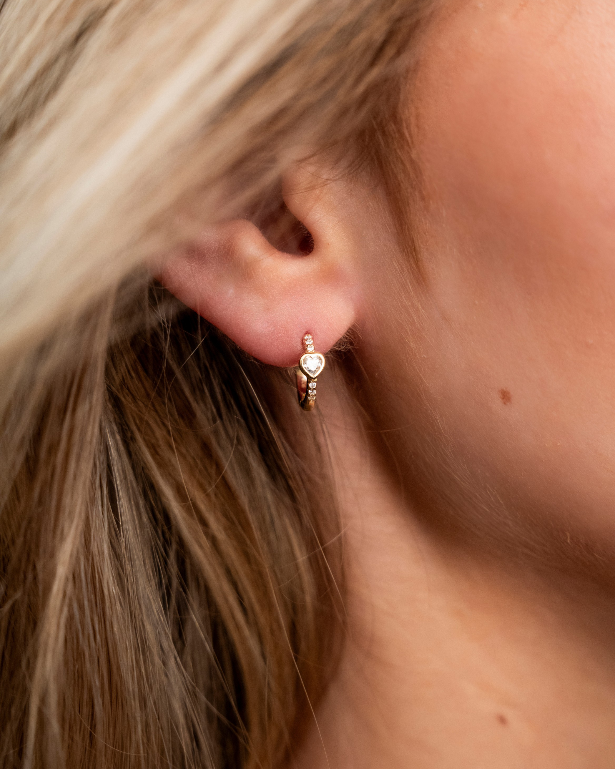 Augusta Heart Huggie