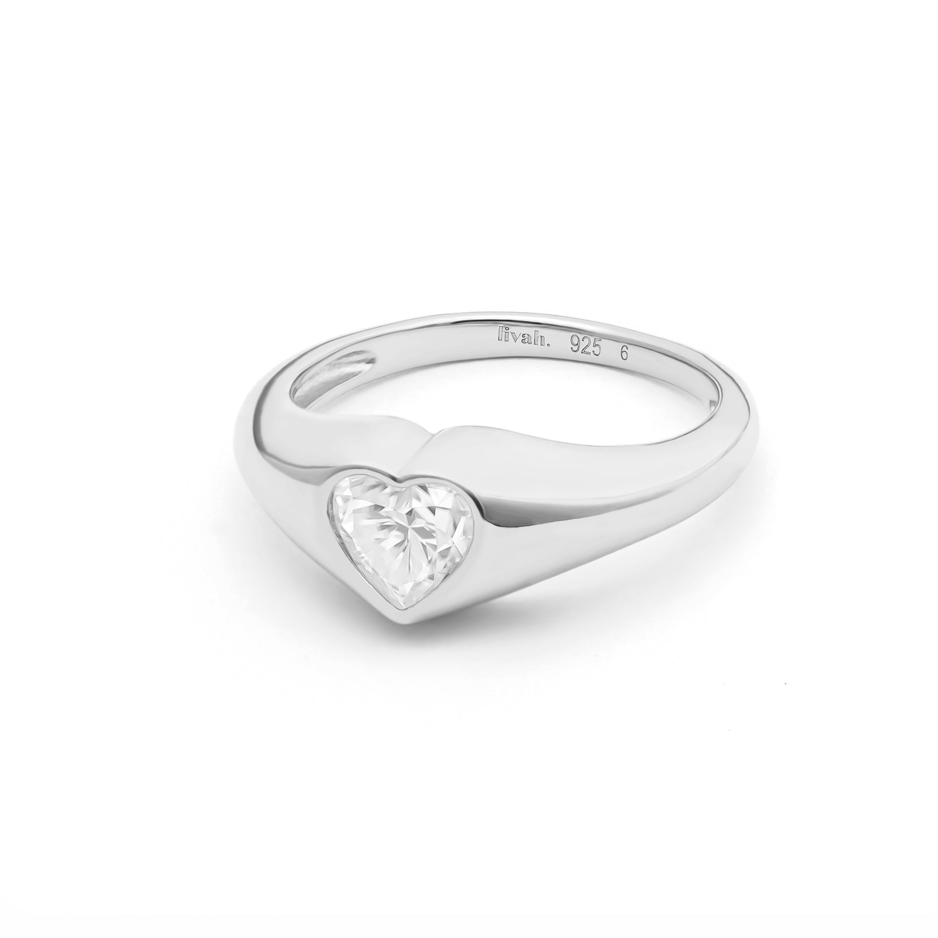 Pipa Heart-Cut Moissanite Pinky Ring